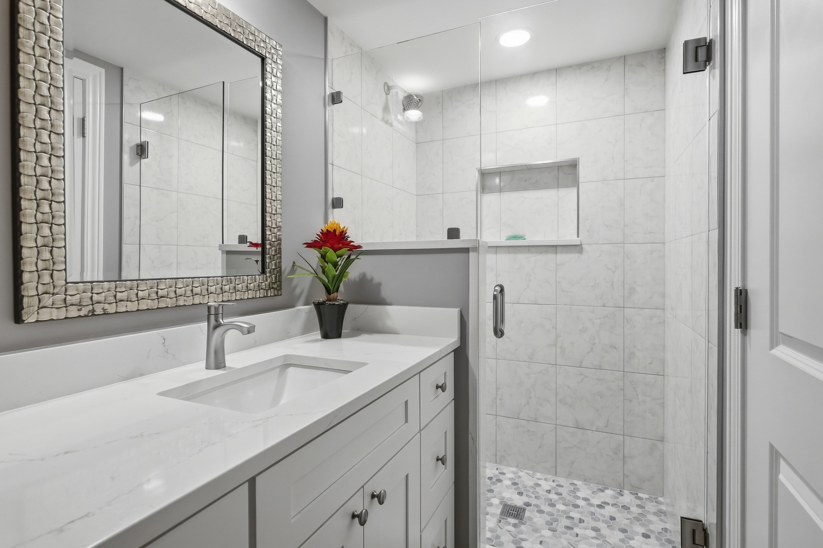 919 Hillview Drive Property Photo 27