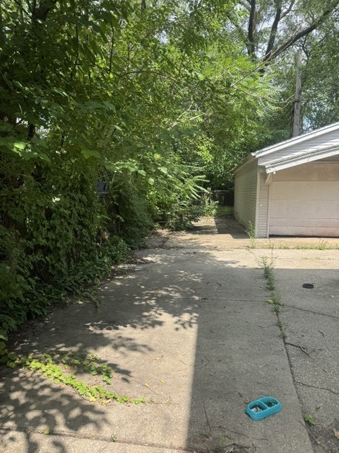2514 E 97th Street Property Photo 20