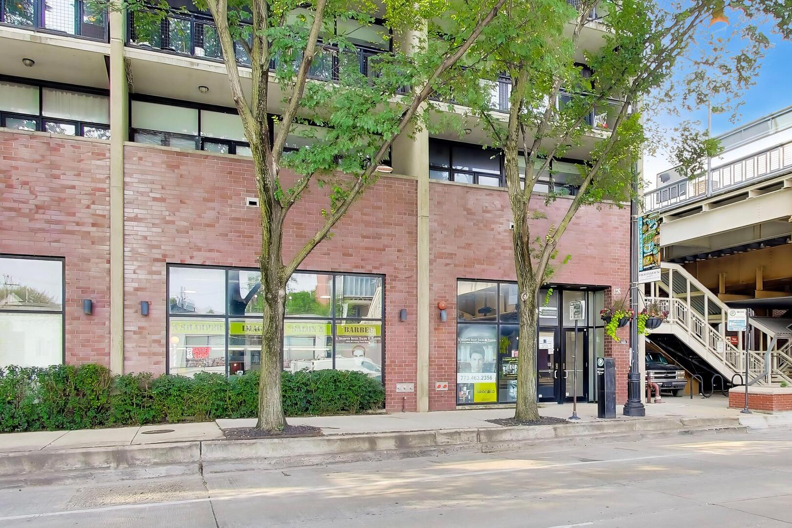 1805 W Irving Park Road Property Photo 1
