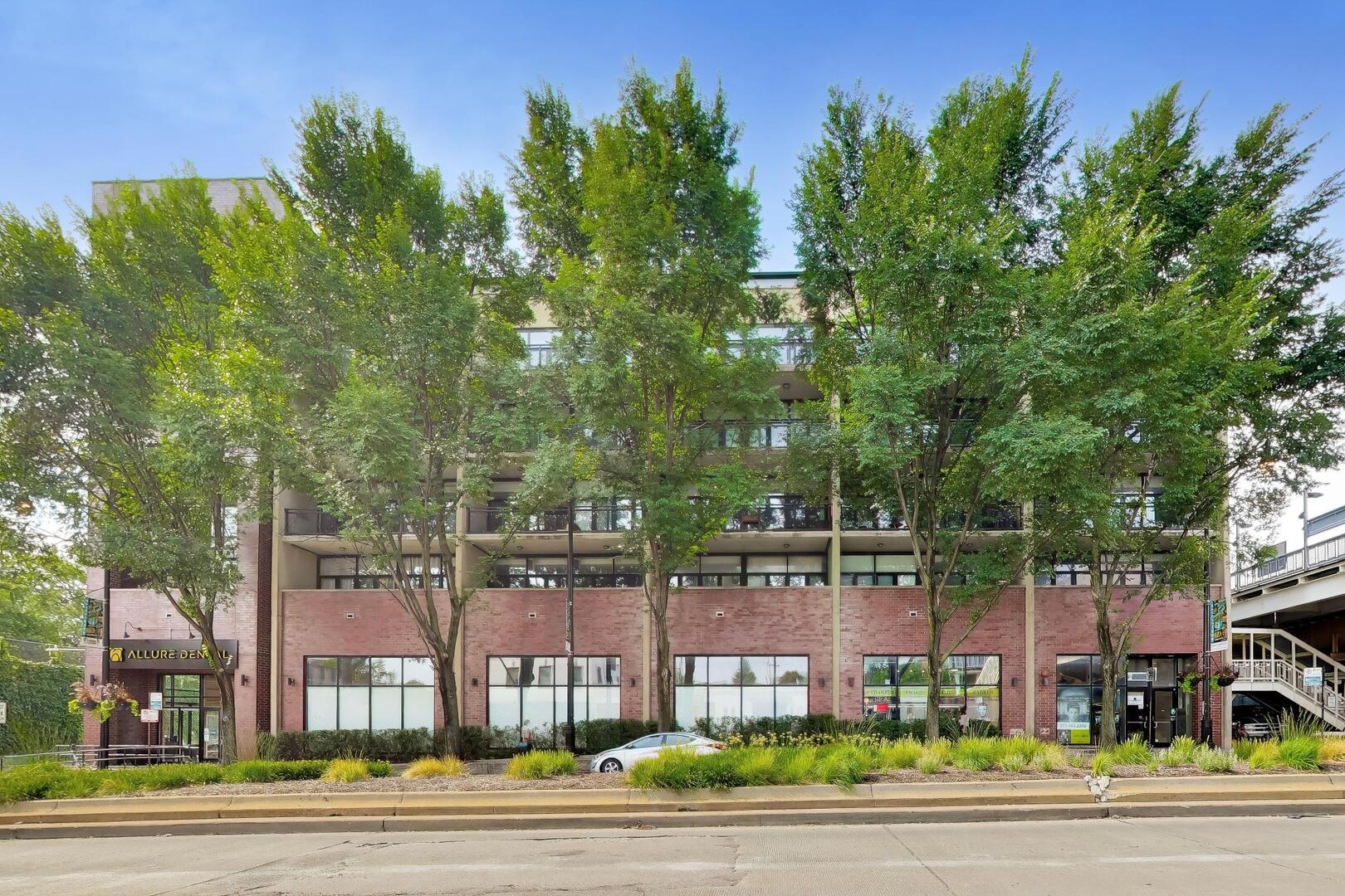 1805 W Irving Park Road Property Photo 2
