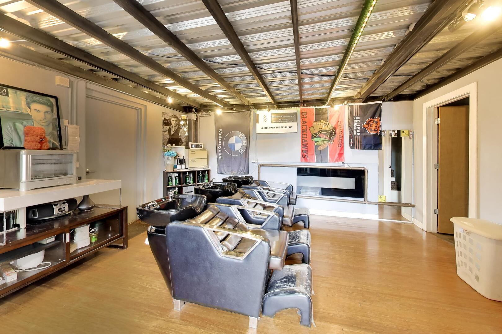 1805 W Irving Park Road Property Photo 11