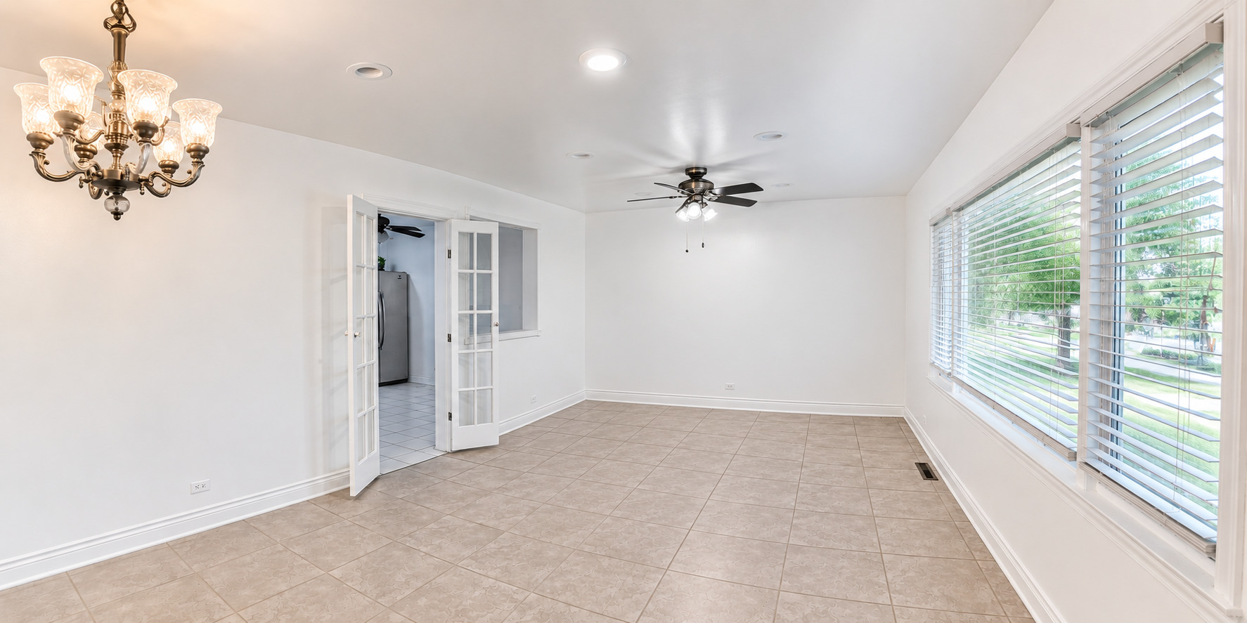 11536 S Ridgeland Avenue Property Photo 3