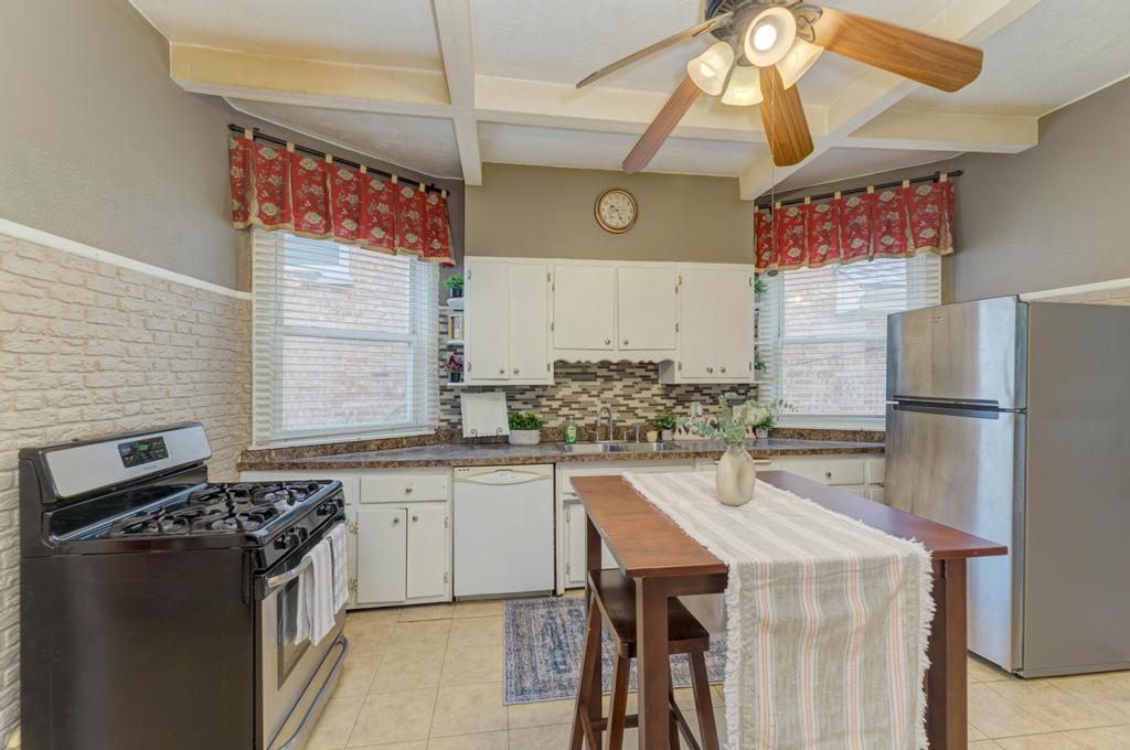 3721 S 53rd Court Property Photo 8