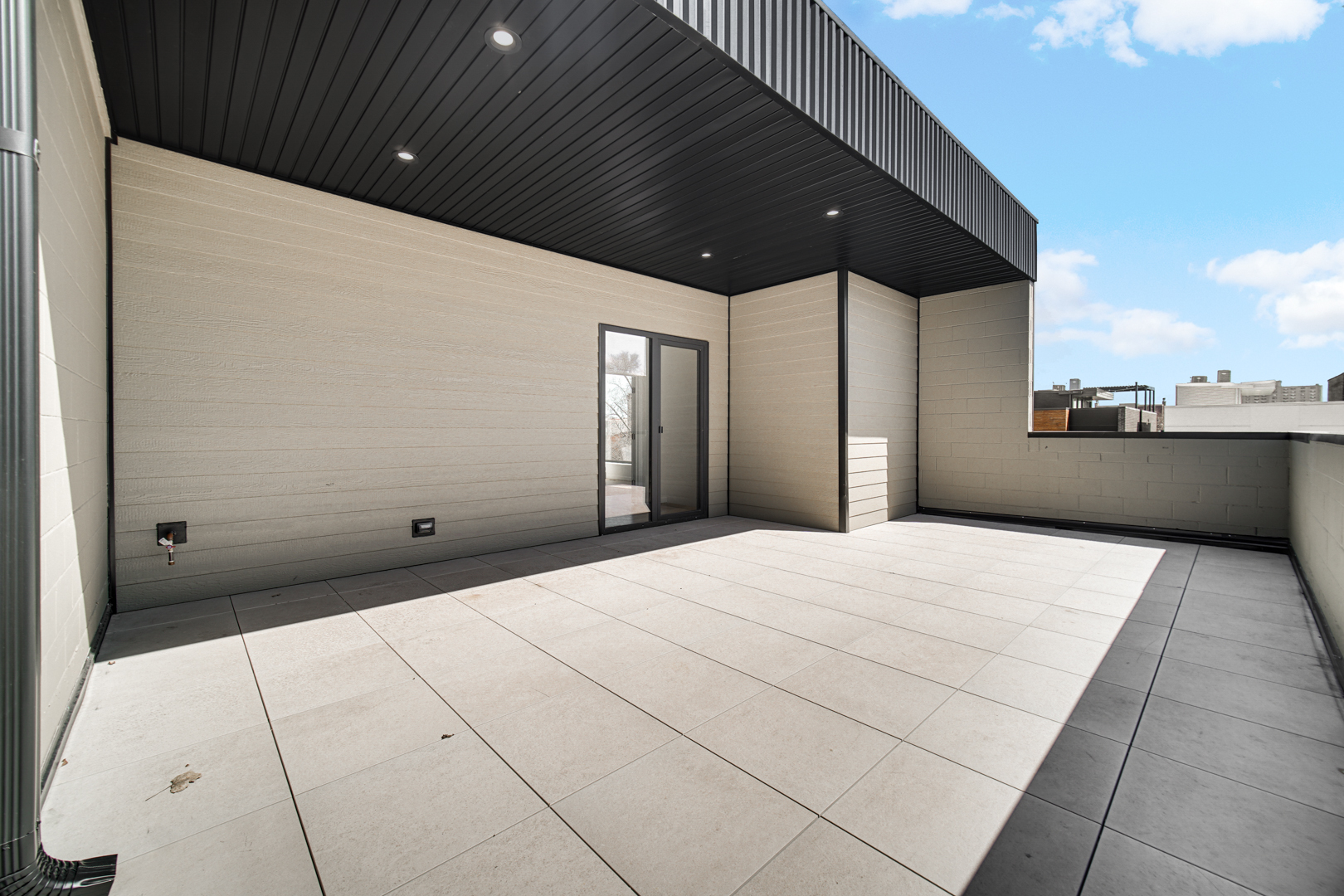 6218 S Woodlawn Avenue E Property Photo 23