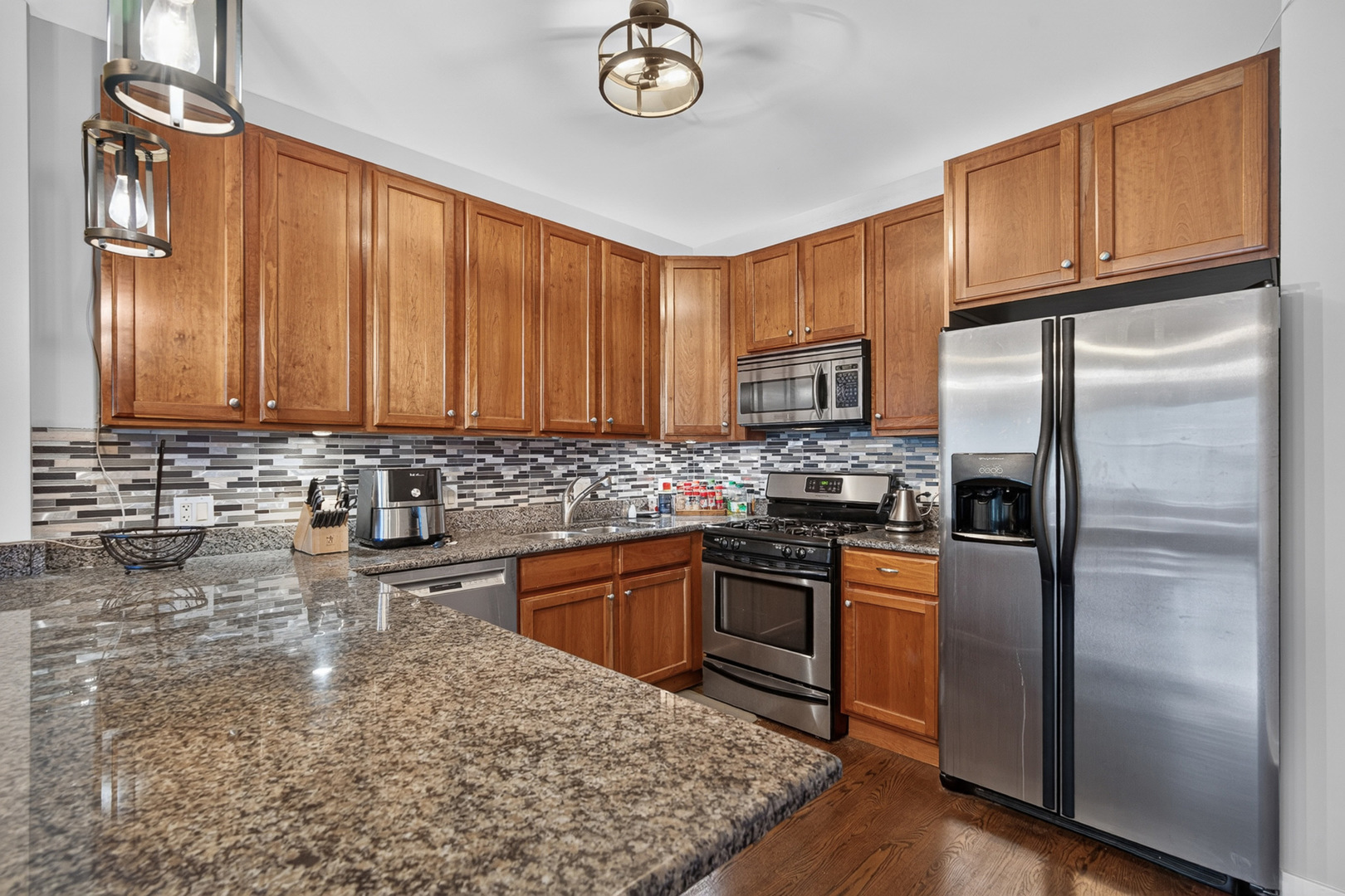 2510 W Irving Park Road 303 Property Photo 6