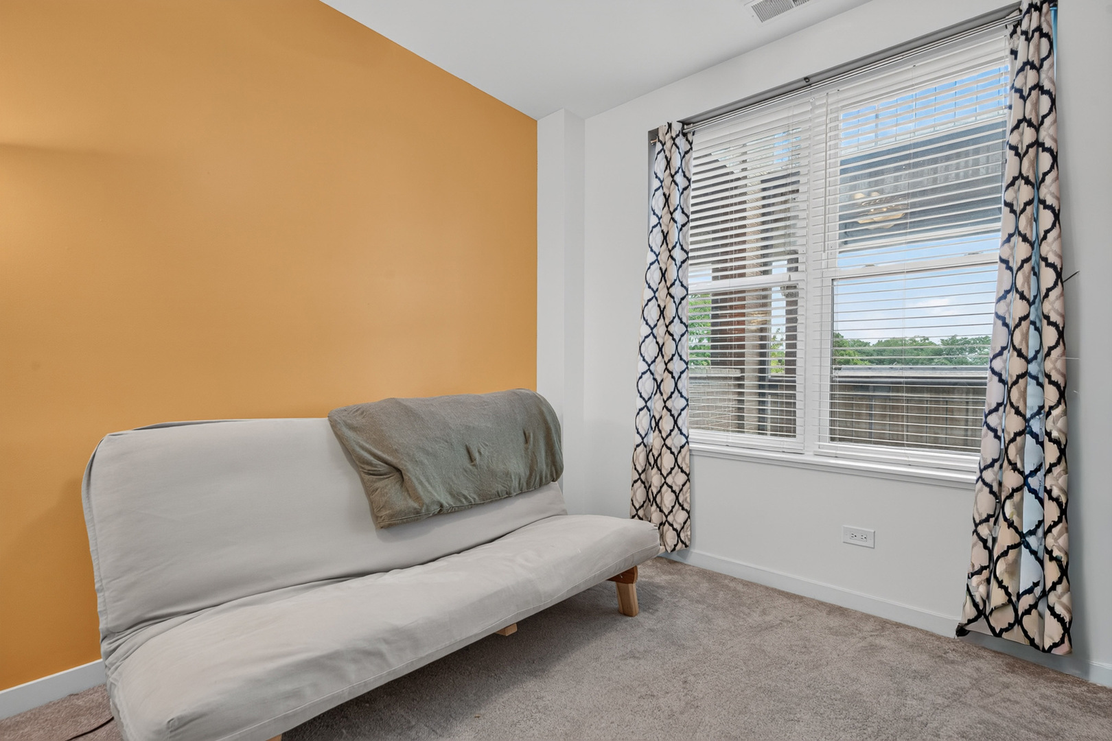2510 W Irving Park Road 303 Property Photo 13