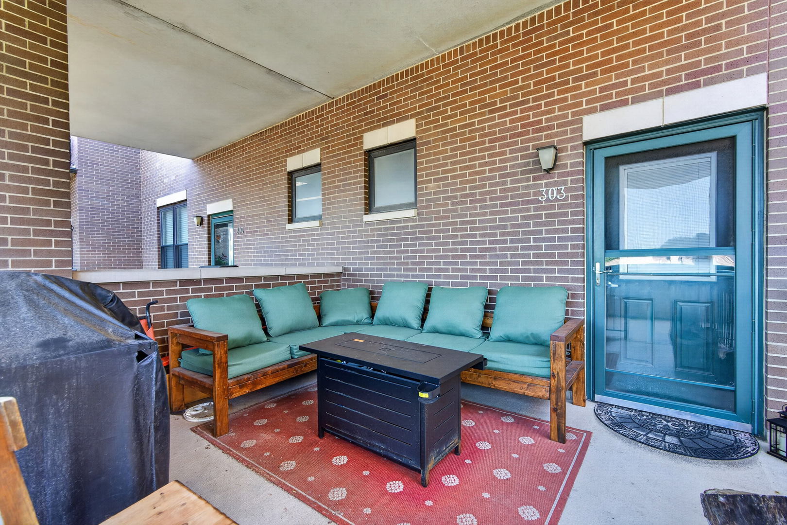 2510 W Irving Park Road 303 Property Photo 18