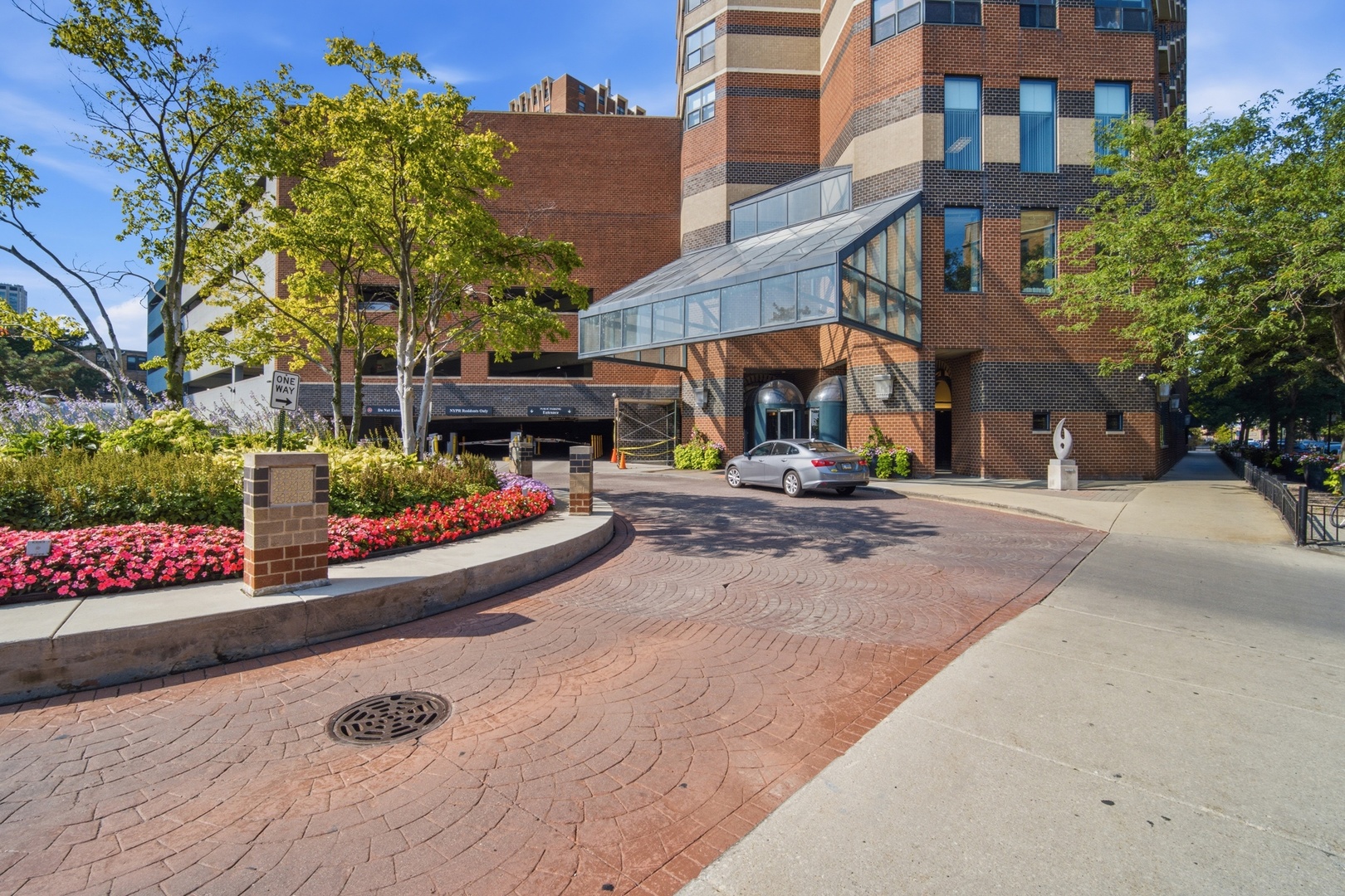 3660 N Lake Shore Drive 1506 Property Photo 2