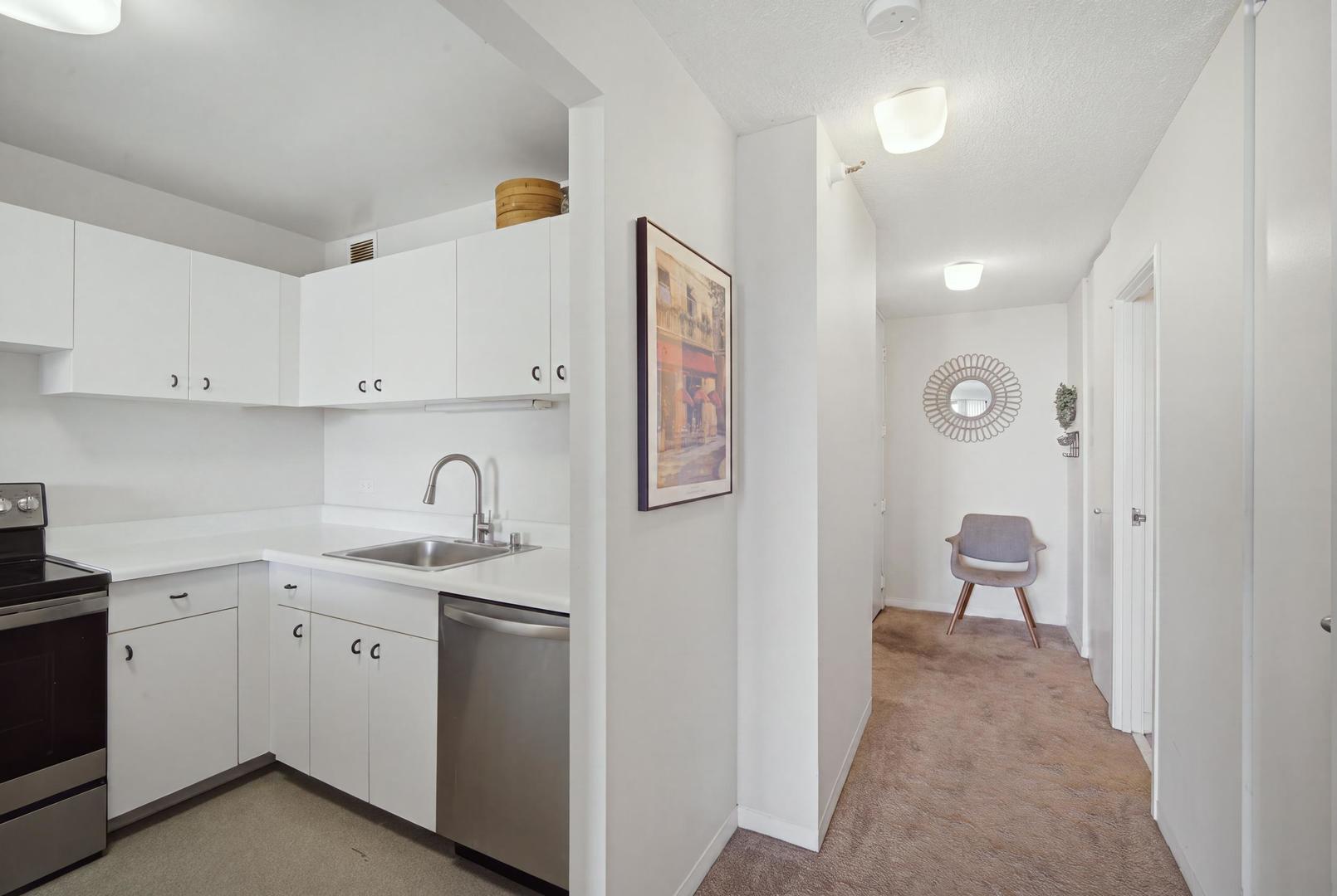 3660 N Lake Shore Drive 1506 Property Photo 13