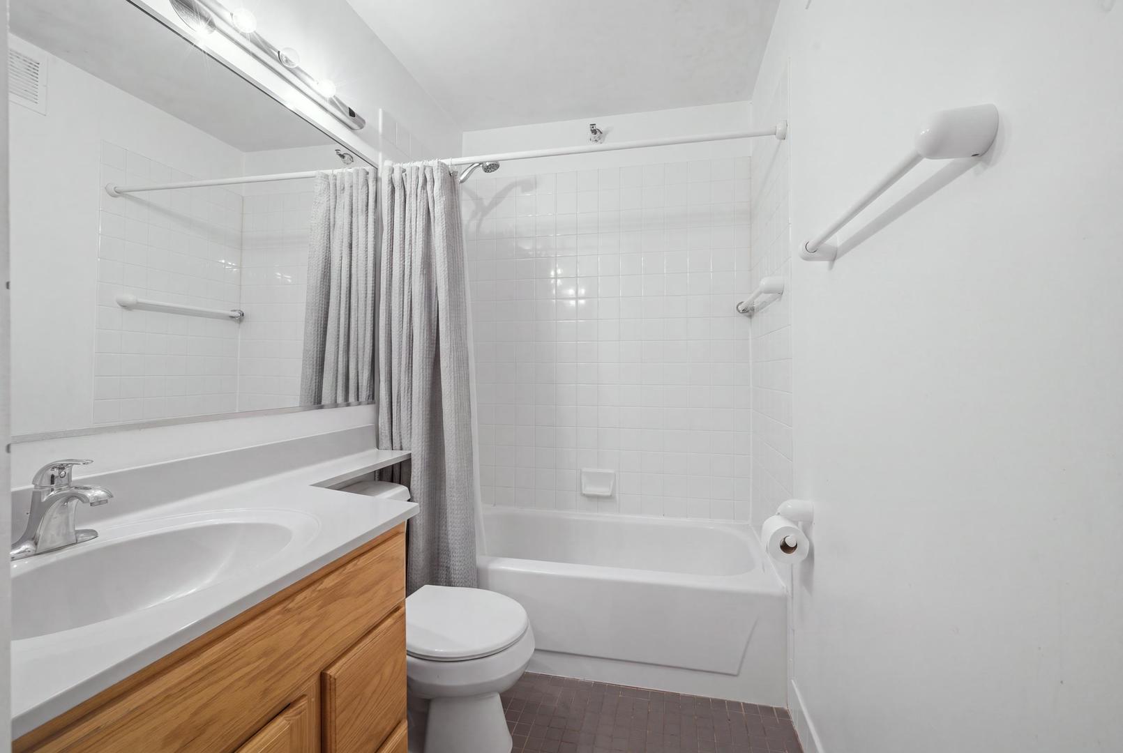 3660 N Lake Shore Drive 1506 Property Photo 16