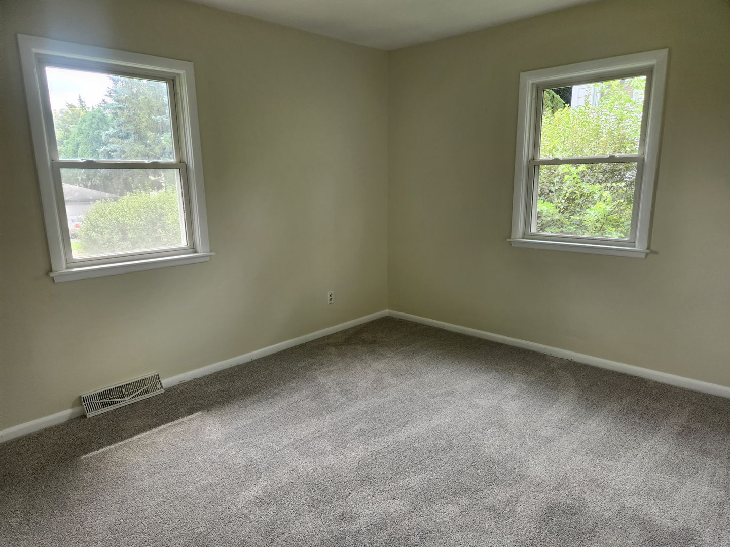 914 Oakleaf Avenue Property Photo 13