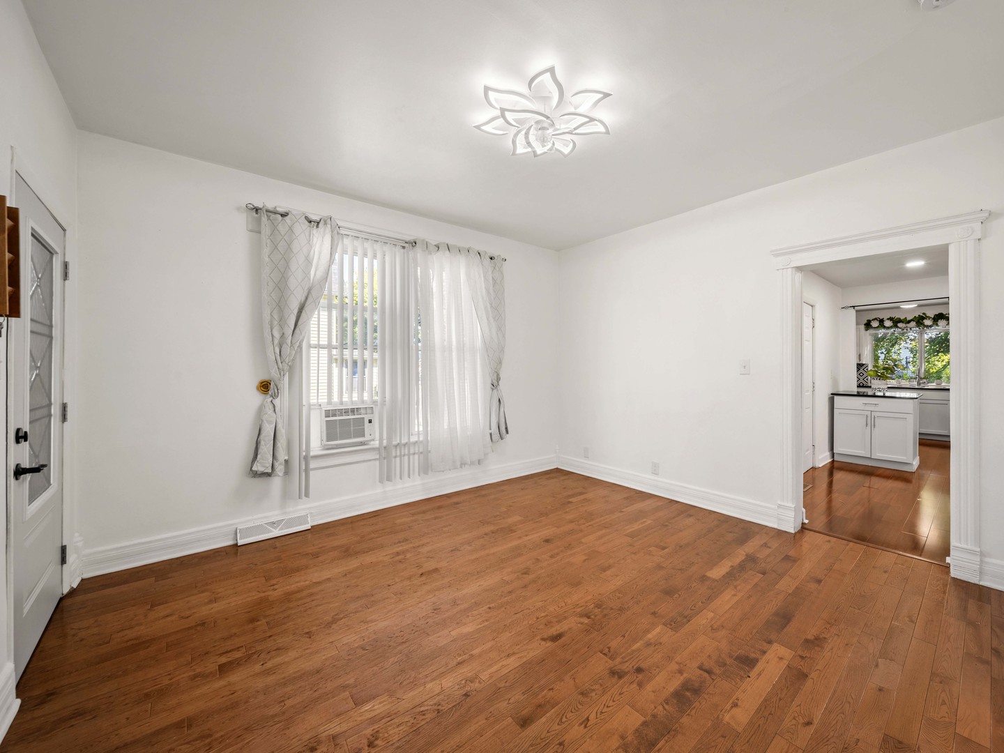 429 Center Street Property Photo 2