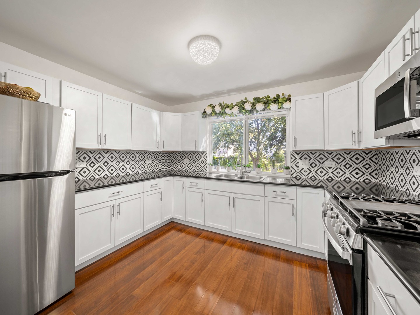 429 Center Street Property Photo 5