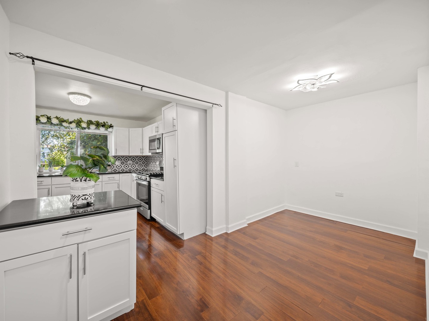 429 Center Street Property Photo 7
