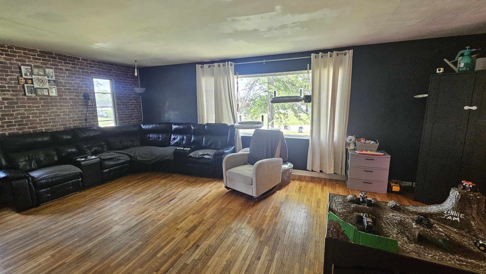 525 Prairie Street Property Photo 6