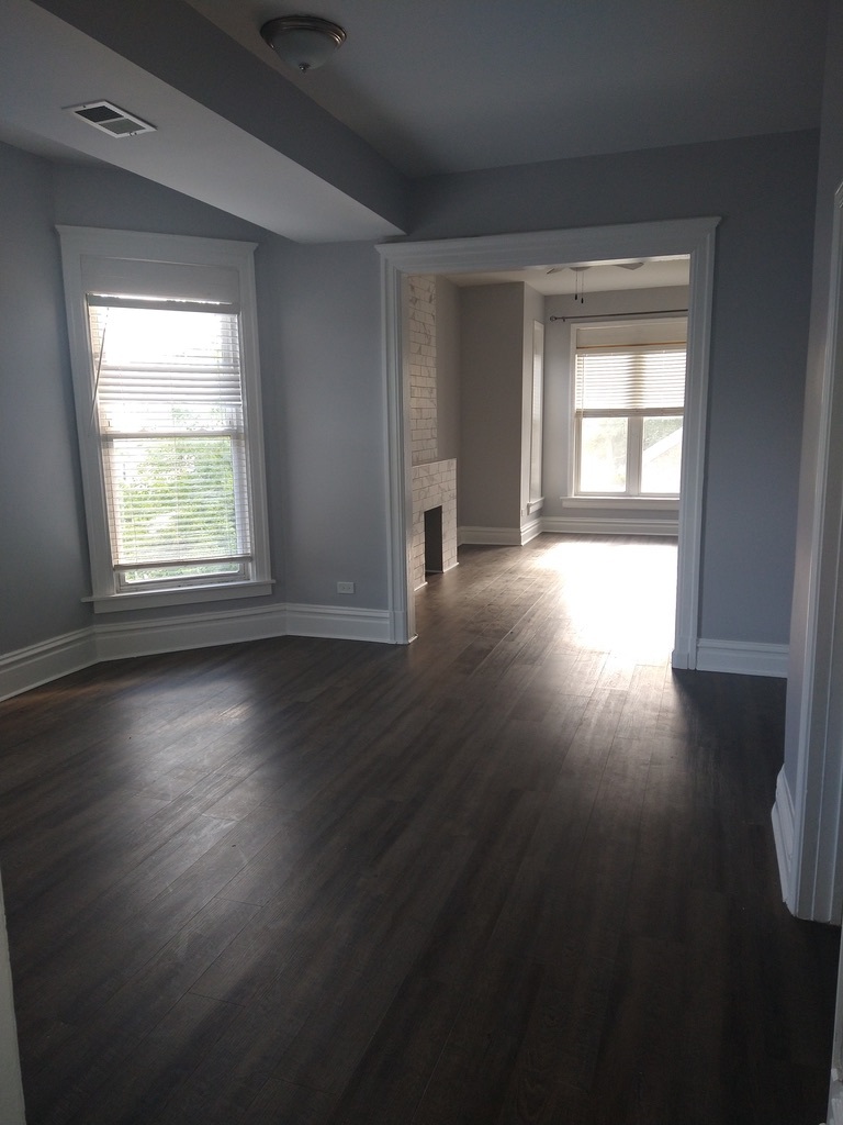 209 S Albany Avenue 2 Property Photo 7