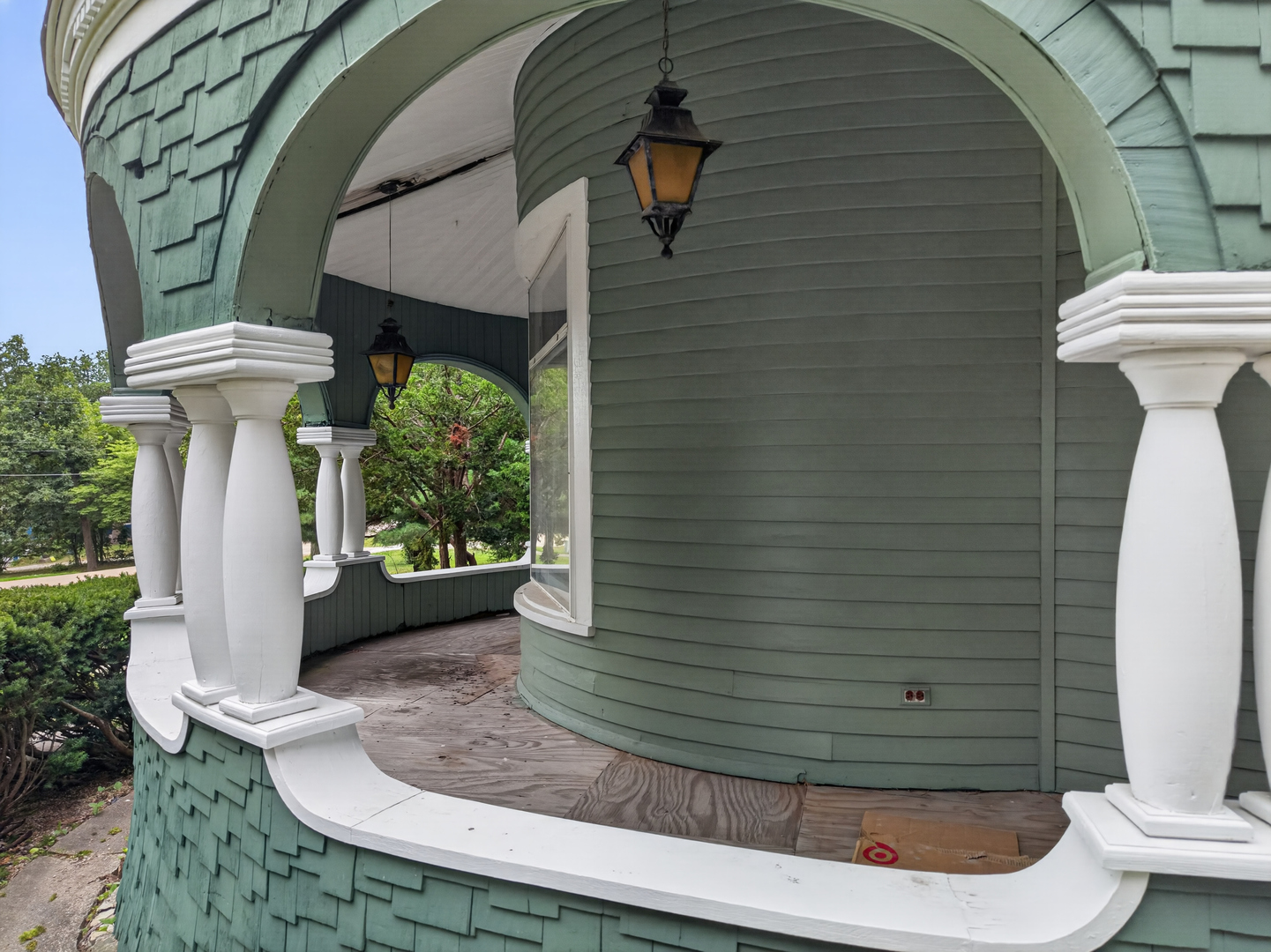 860 Best Street Property Photo 7