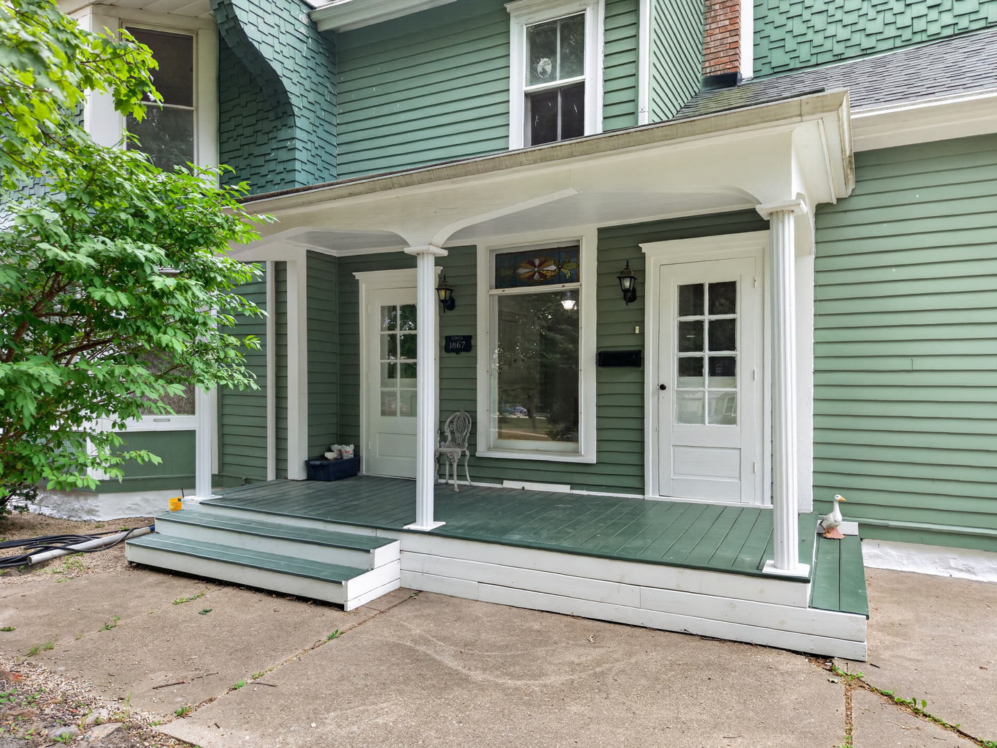 860 Best Street Property Photo 8