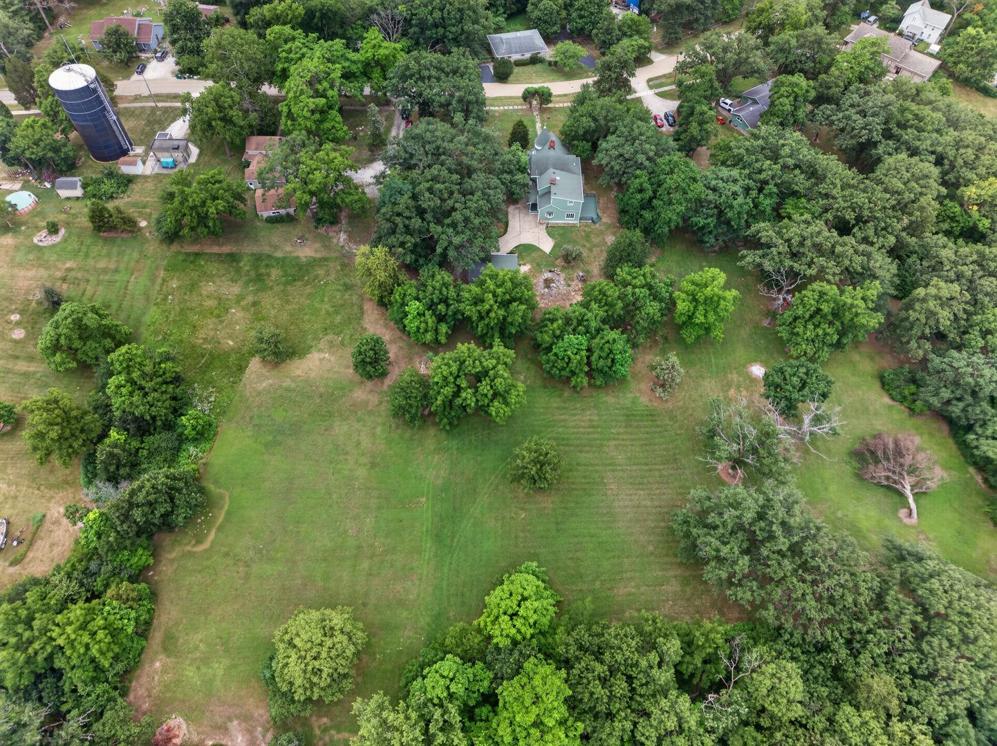 860 Best Street Property Photo 17