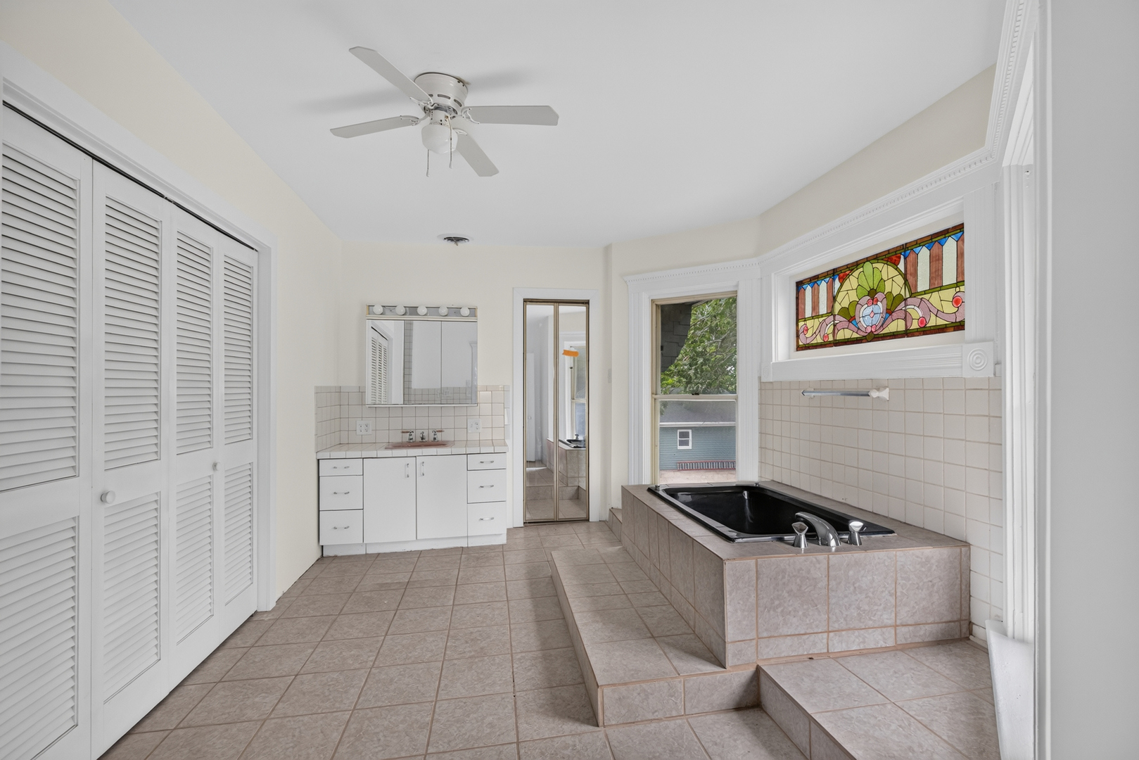 860 Best Street Property Photo 30