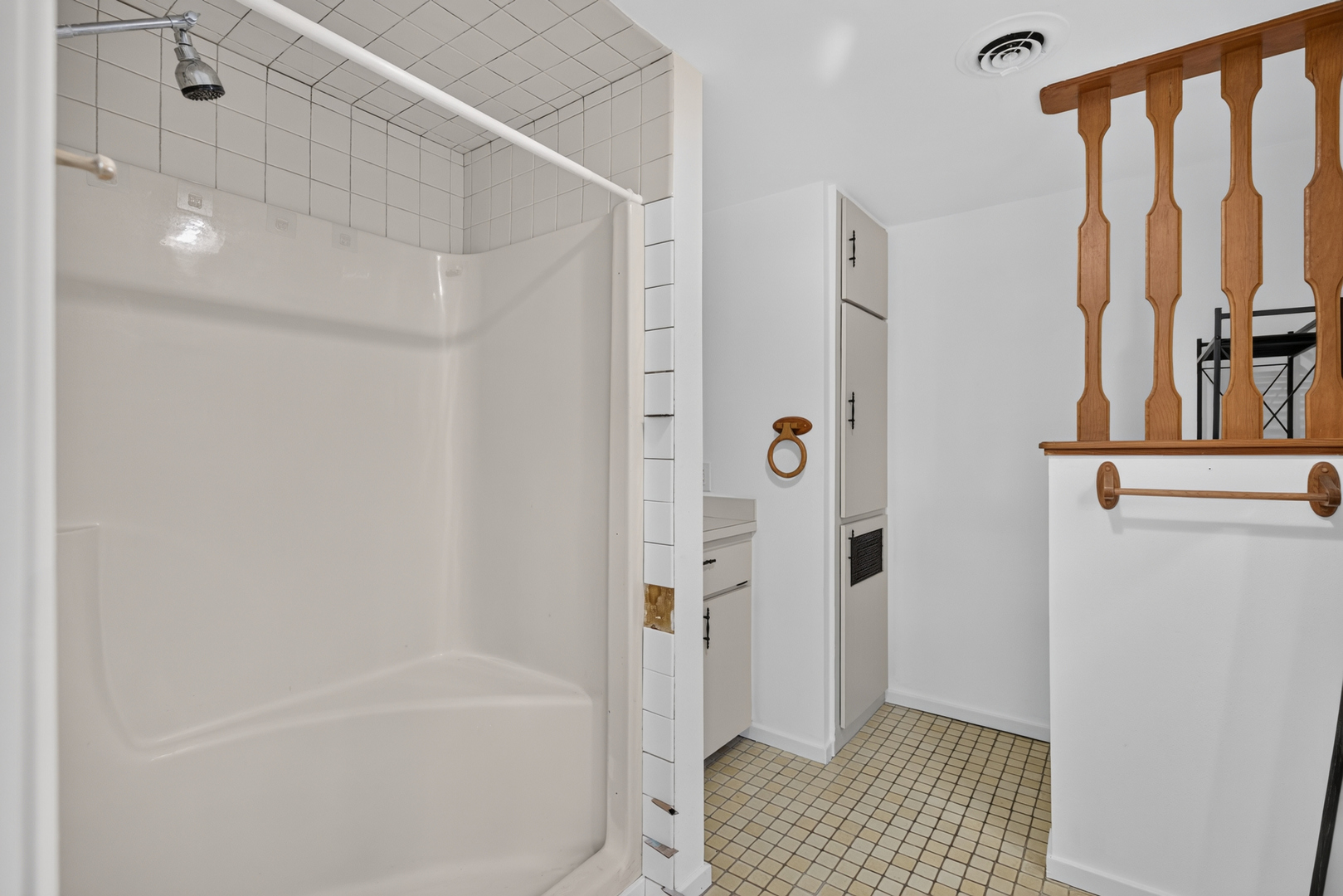 860 Best Street Property Photo 38