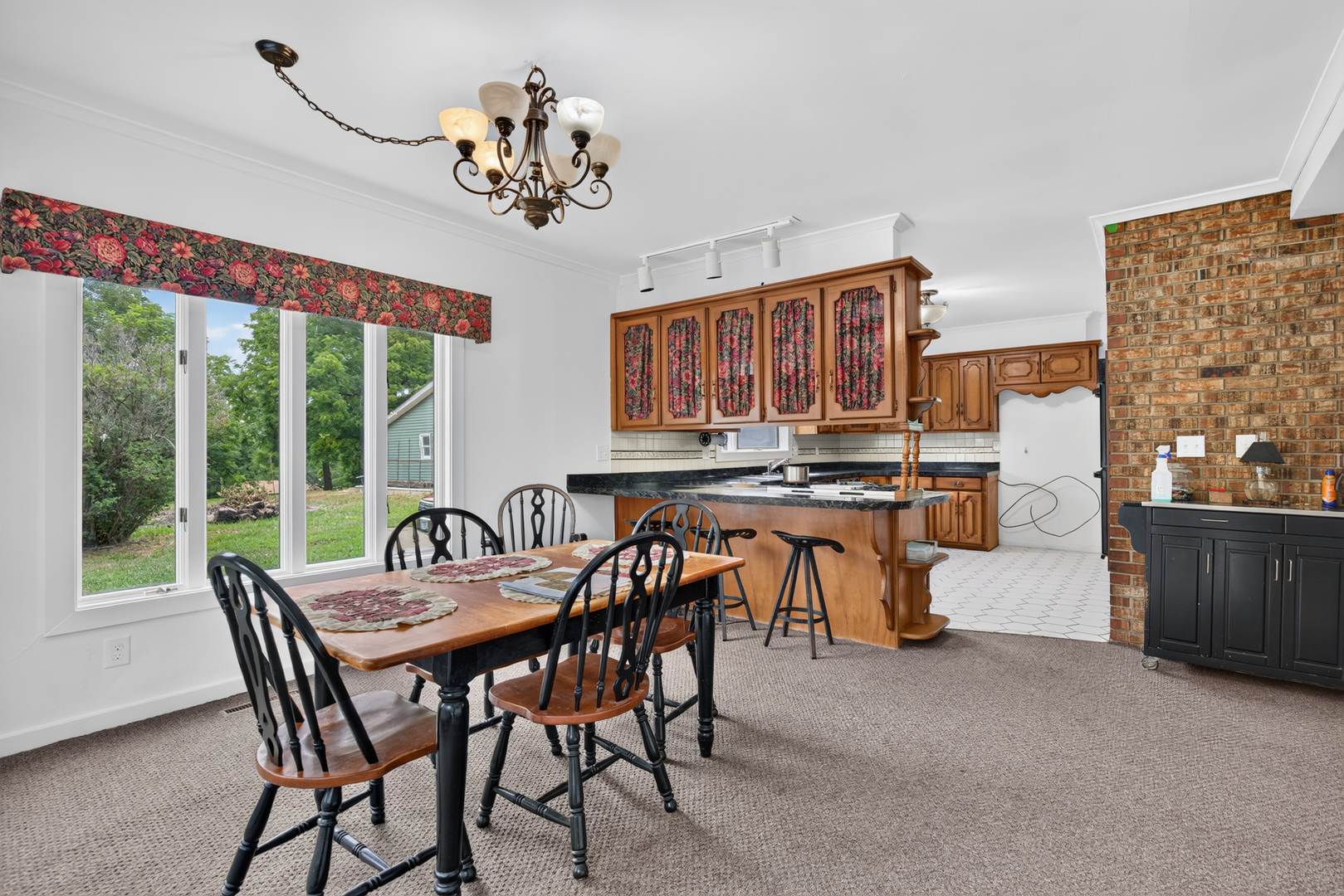 860 Best Street Property Photo 47