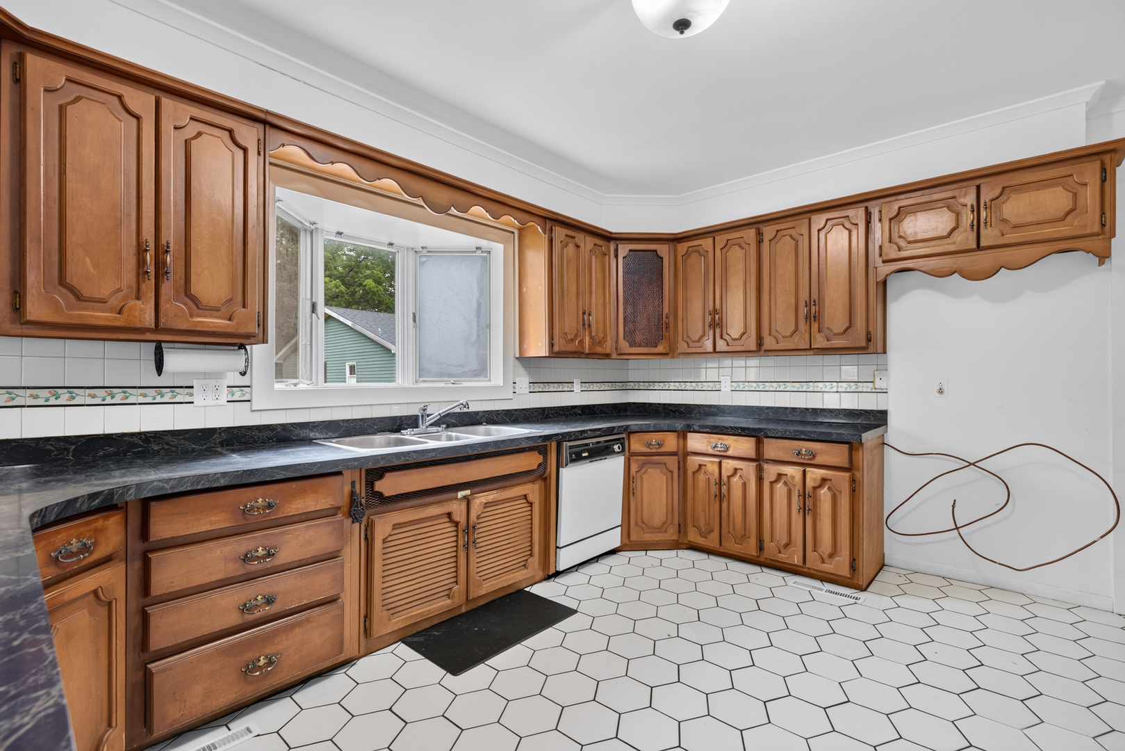860 Best Street Property Photo 48
