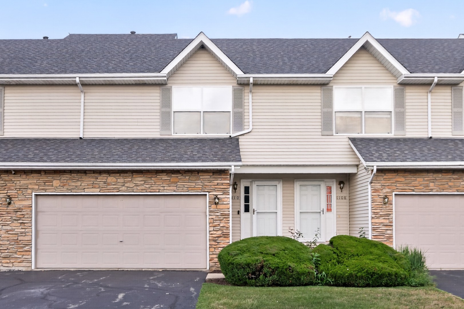 1110 Rose Drive Property Photo 1