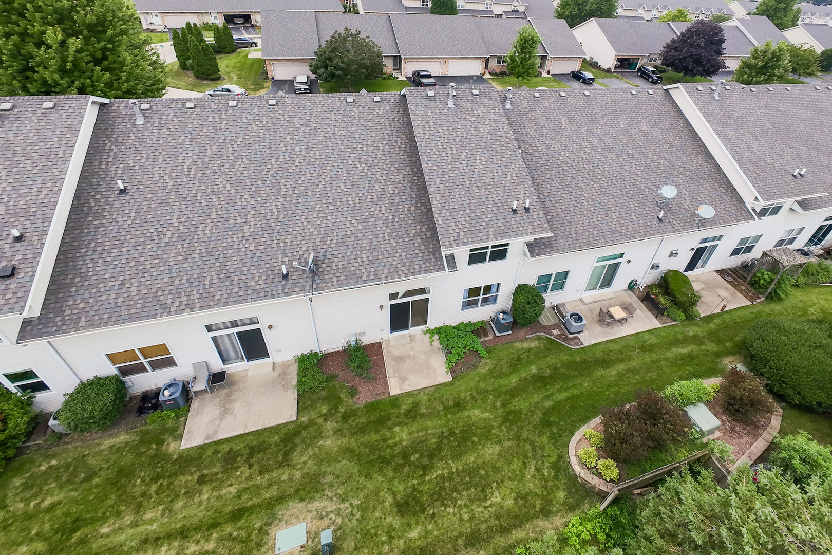 1110 Rose Drive Property Photo 4