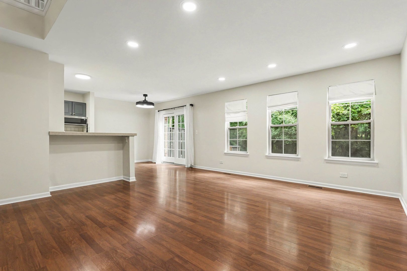 360 Golfview Court 360 Property Photo 5