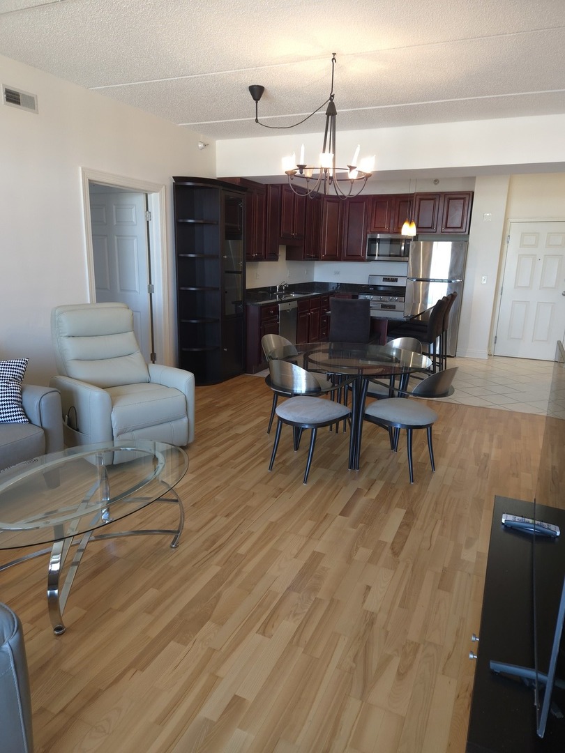 4330 N Neva Avenue 305 Property Photo 6