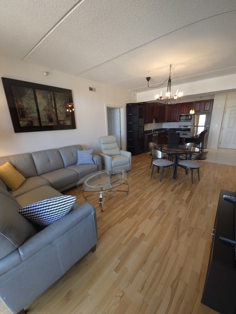 4330 N Neva Avenue 305 Property Photo 7