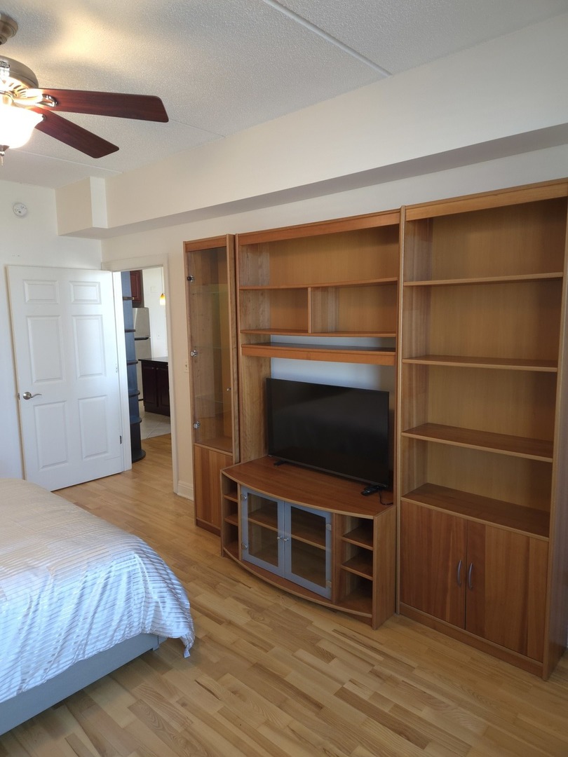 4330 N Neva Avenue 305 Property Photo 13