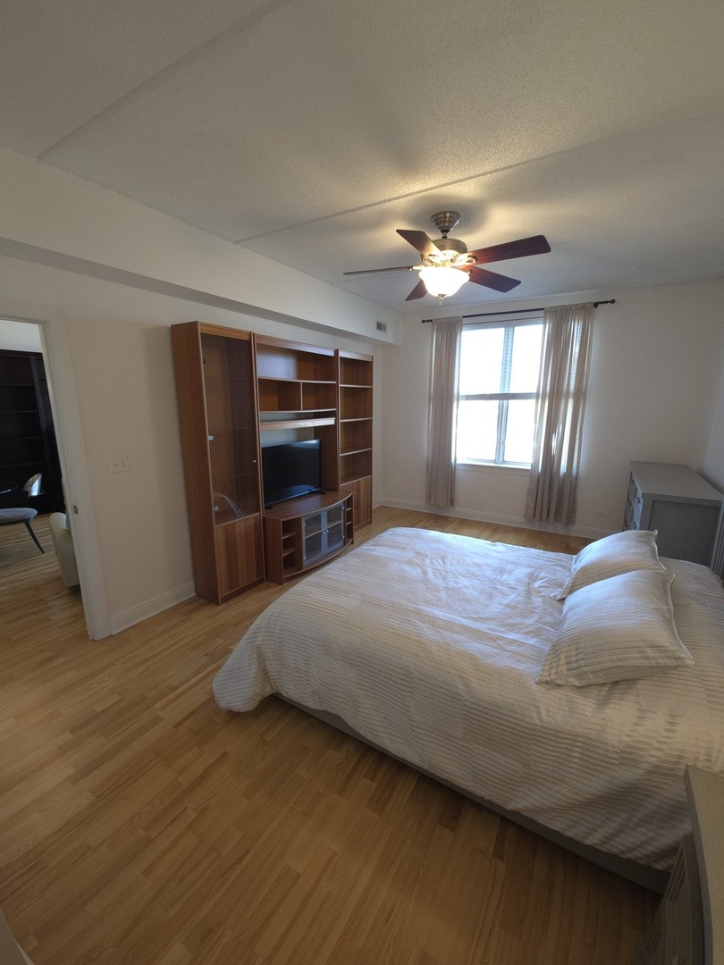 4330 N Neva Avenue 305 Property Photo 14