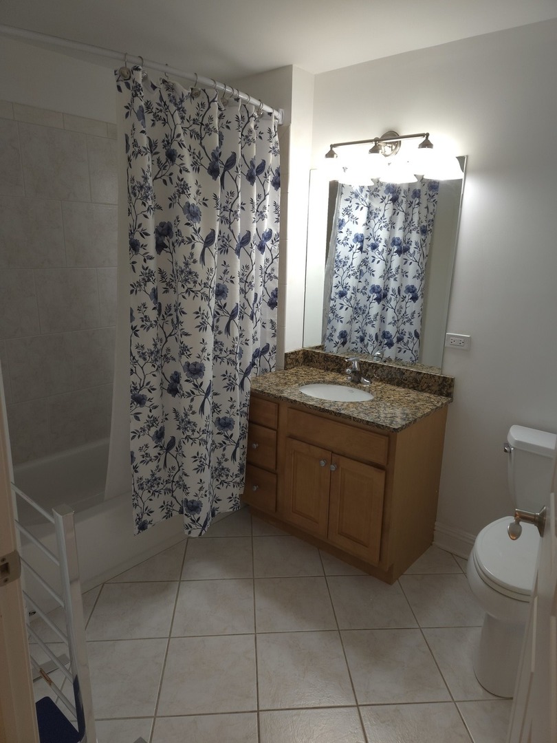4330 N Neva Avenue 305 Property Photo 19