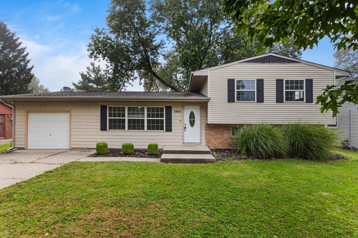 1900 Alder Lane Property Photo 1