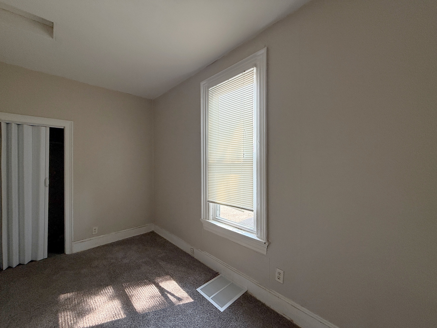 2218 6th Avenue Property Photo 10