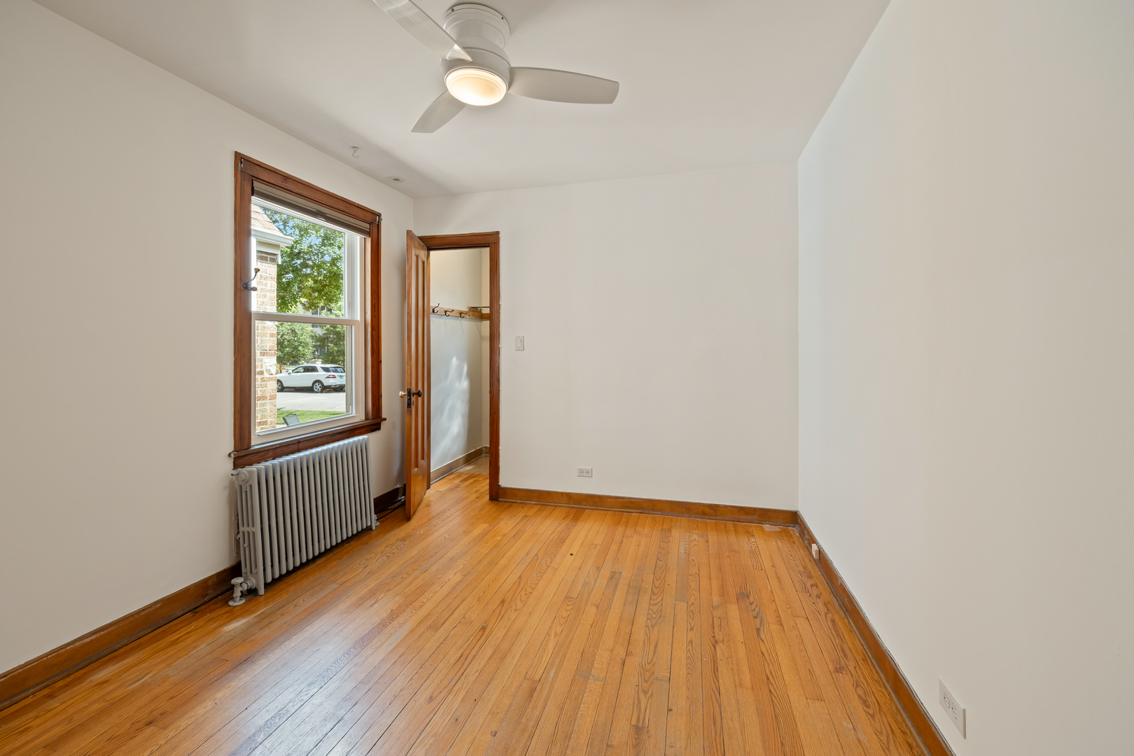 2850 W Chase Avenue Property Photo 9