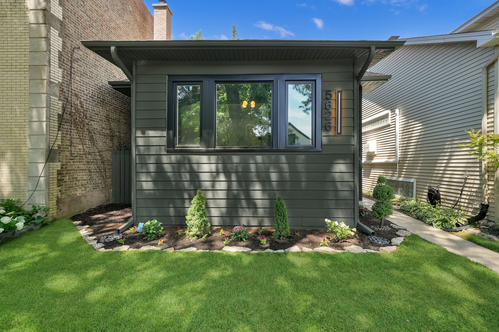 5626 N Miltimore Avenue Property Photo 2