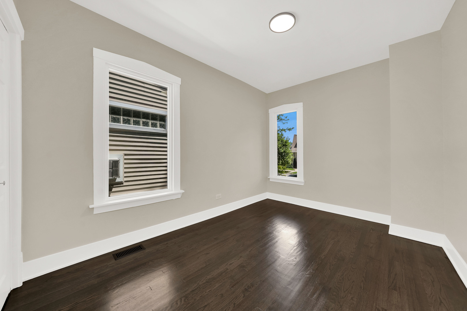 5626 N Miltimore Avenue Property Photo 20