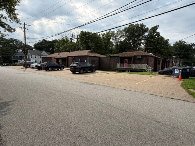 1600 30th Avenue Property Photo 2