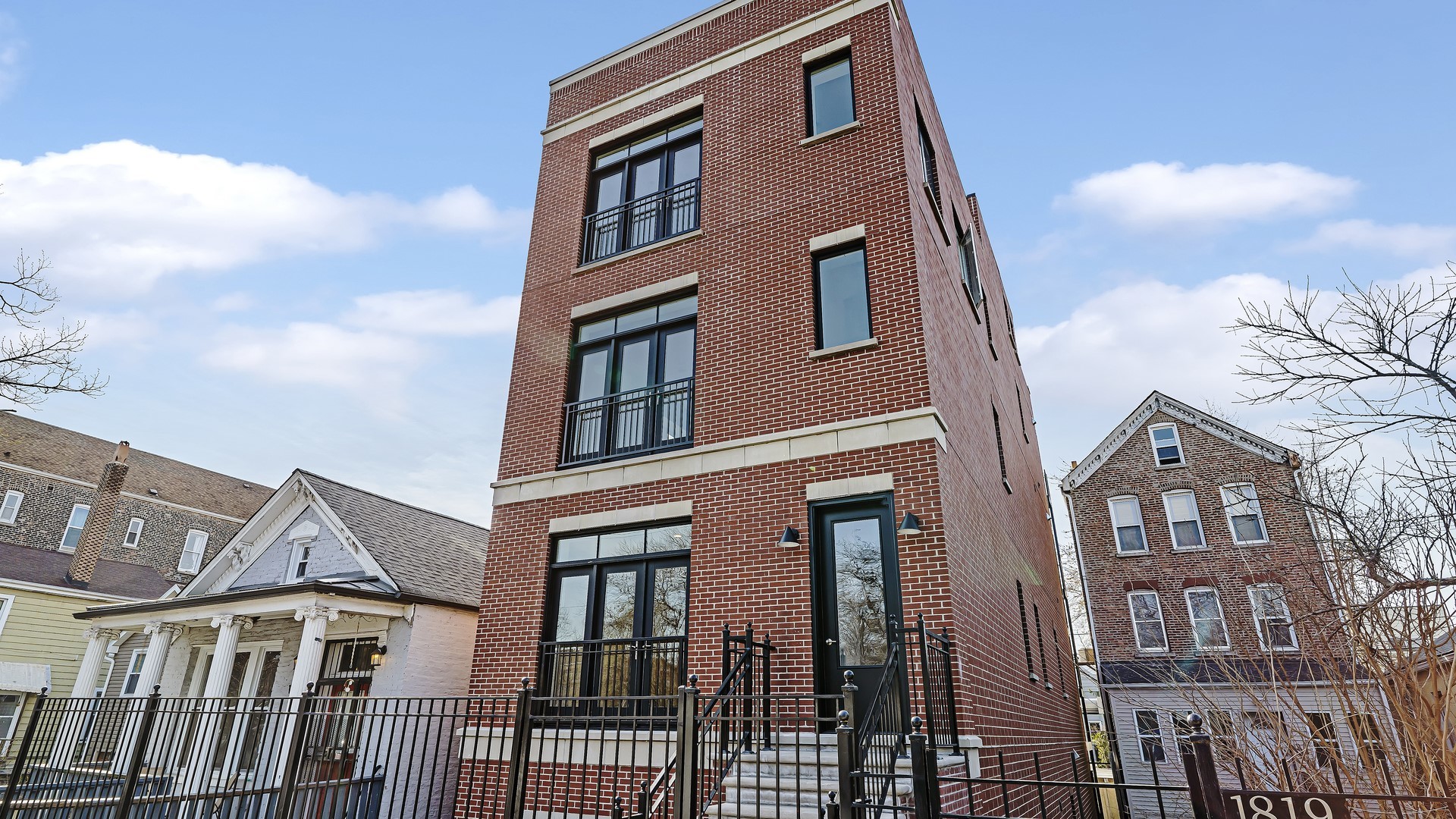 1815 W 19th Street Property Photo 1