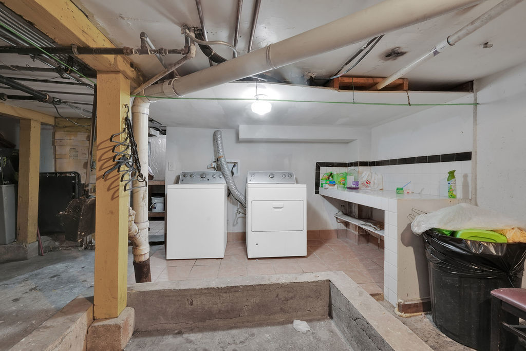 2001 W 35th Street Property Photo 29