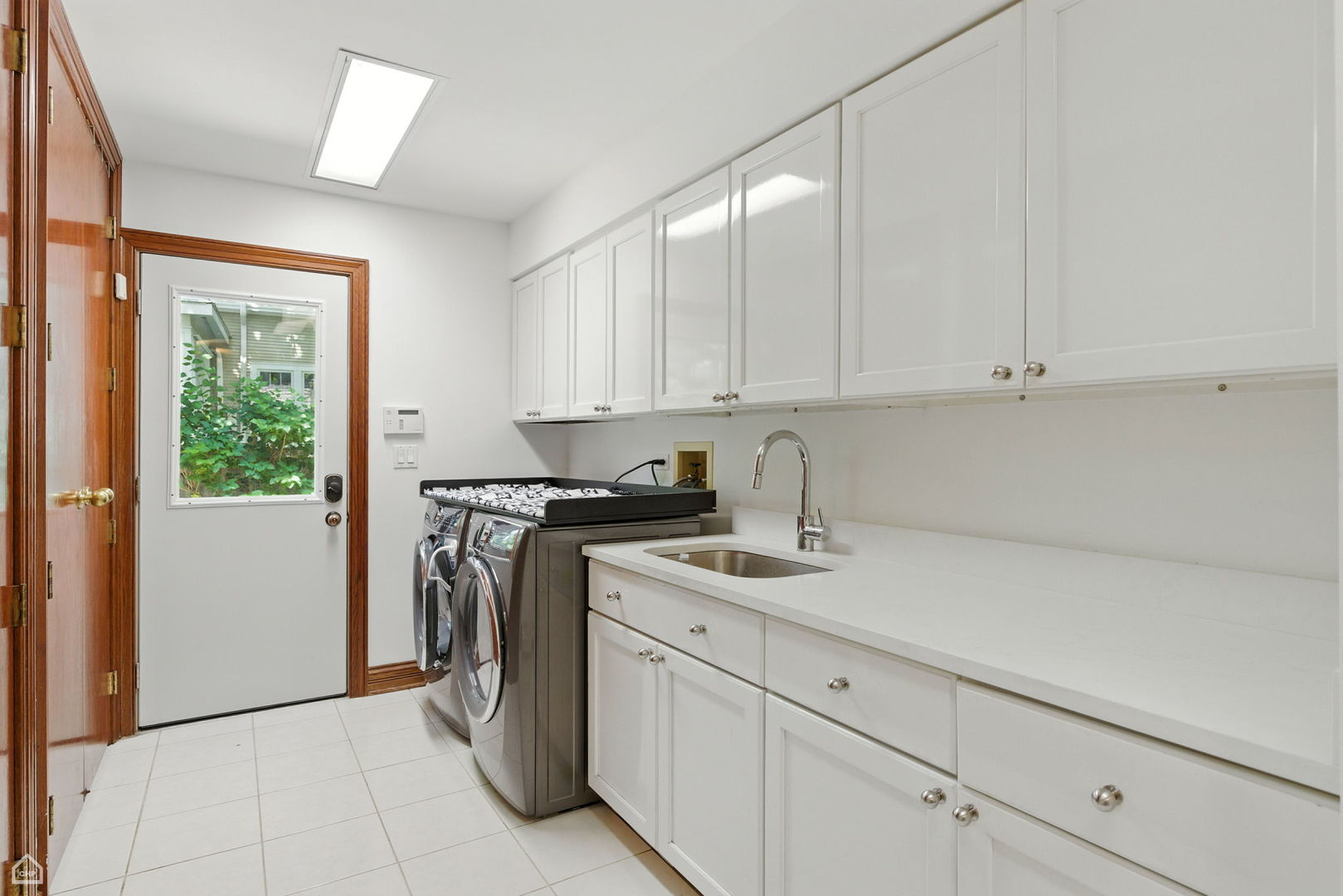 260 Beech Street Property Photo 38