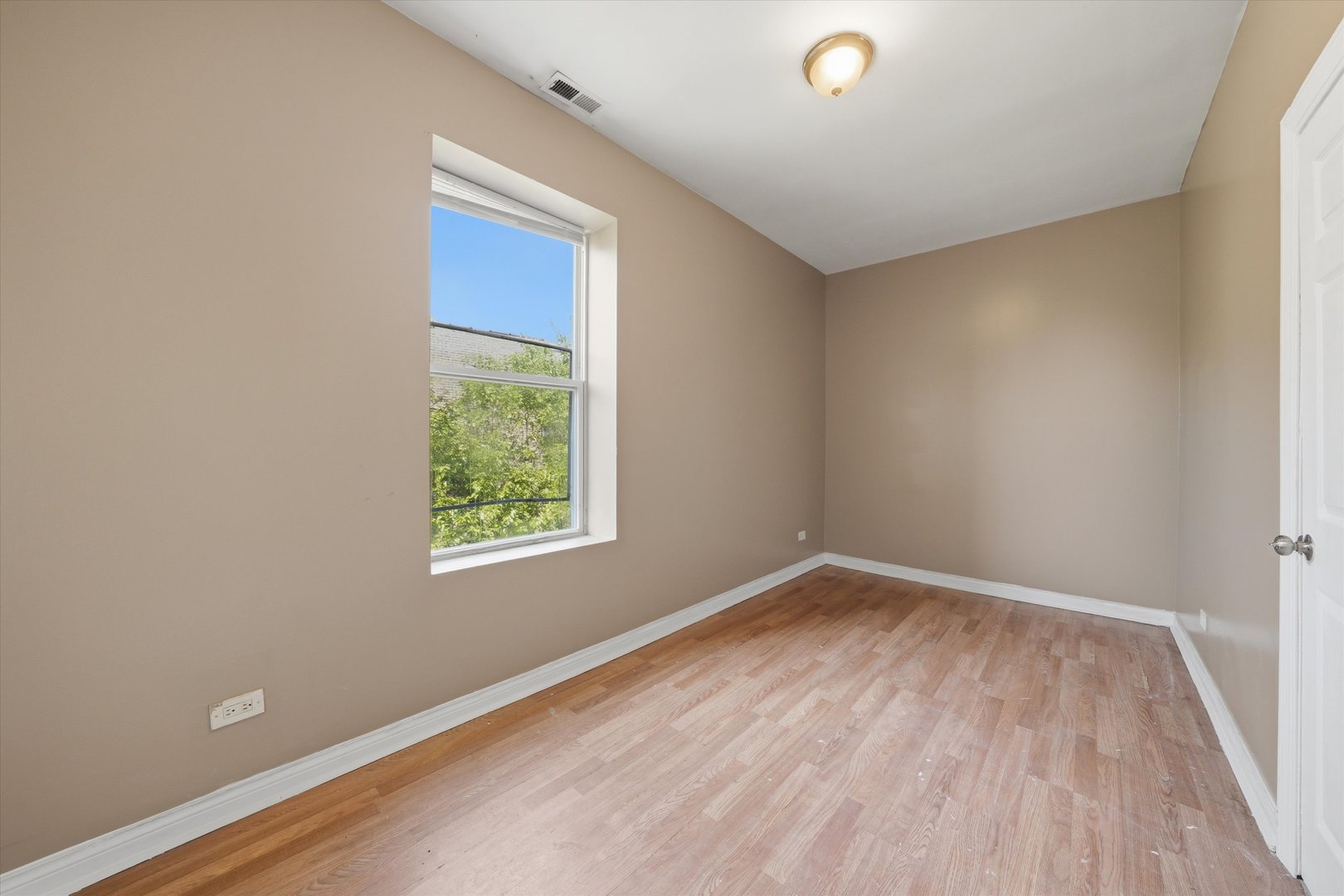 1516 S Kildare Avenue Property Photo 13