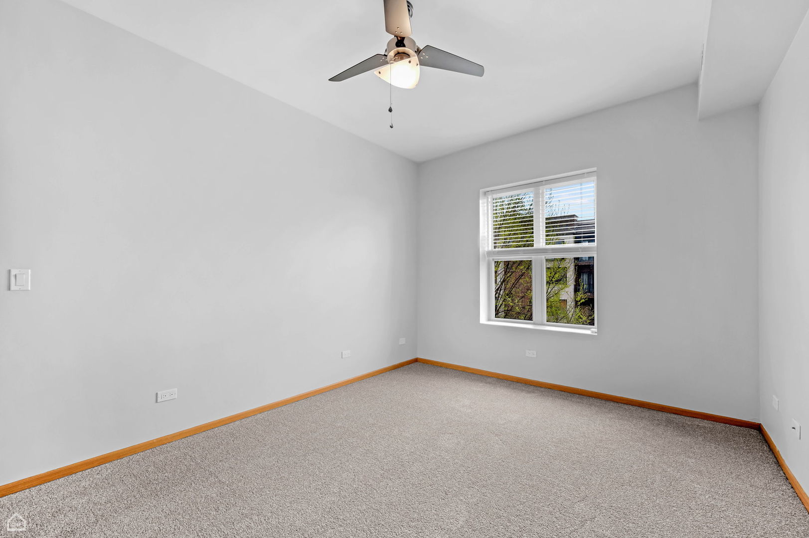 4240 S Calumet Avenue Property Photo 58