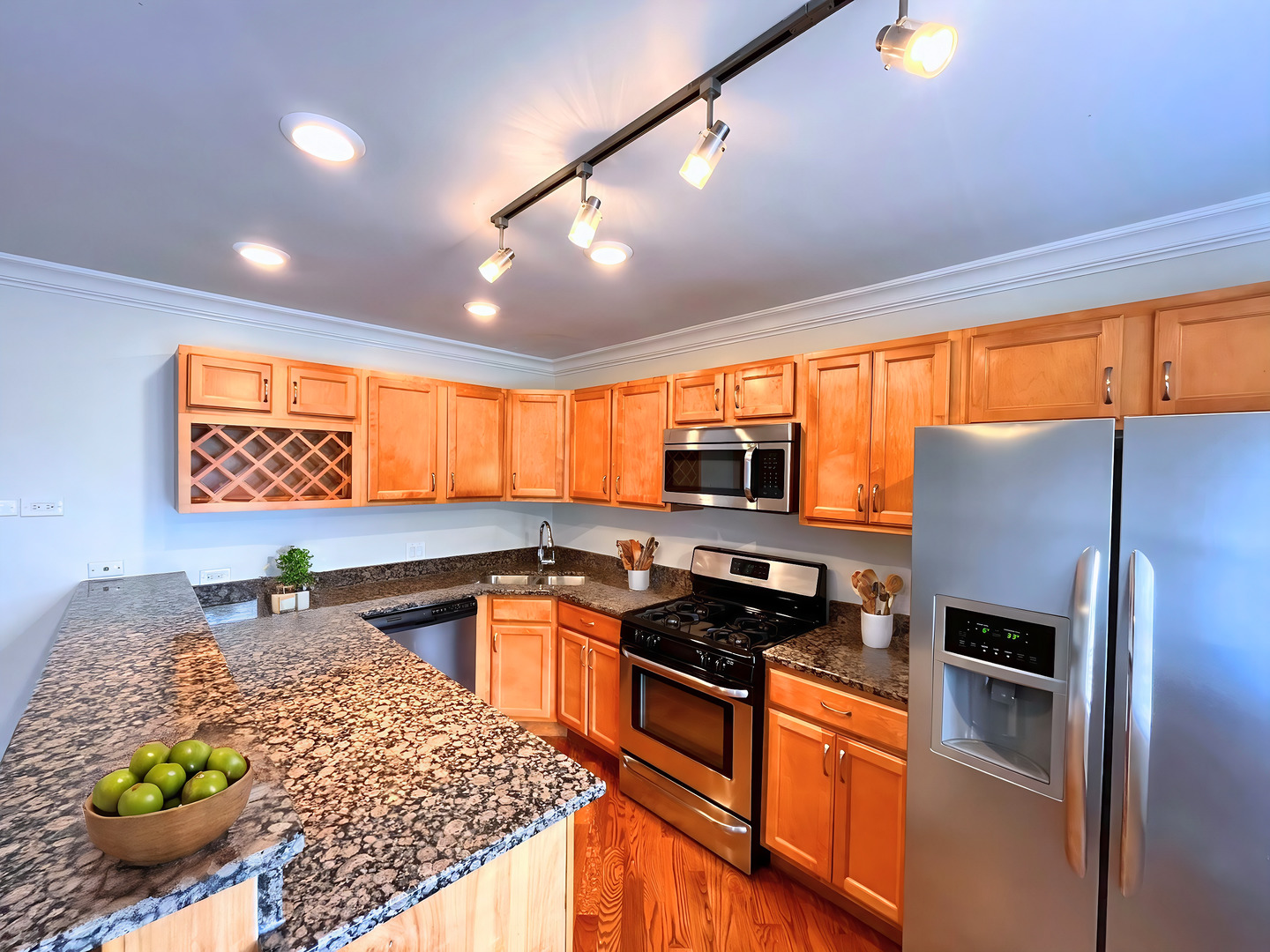 4240 S Calumet Avenue Property Photo 93