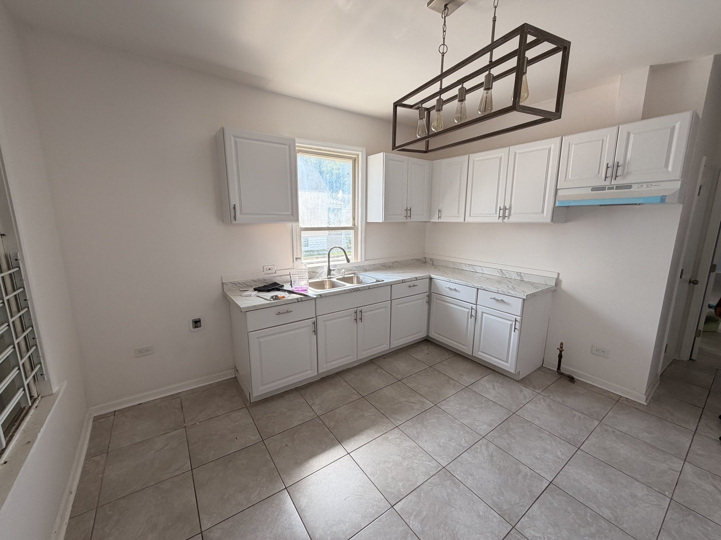 1400 W 72nd Place Property Photo 6
