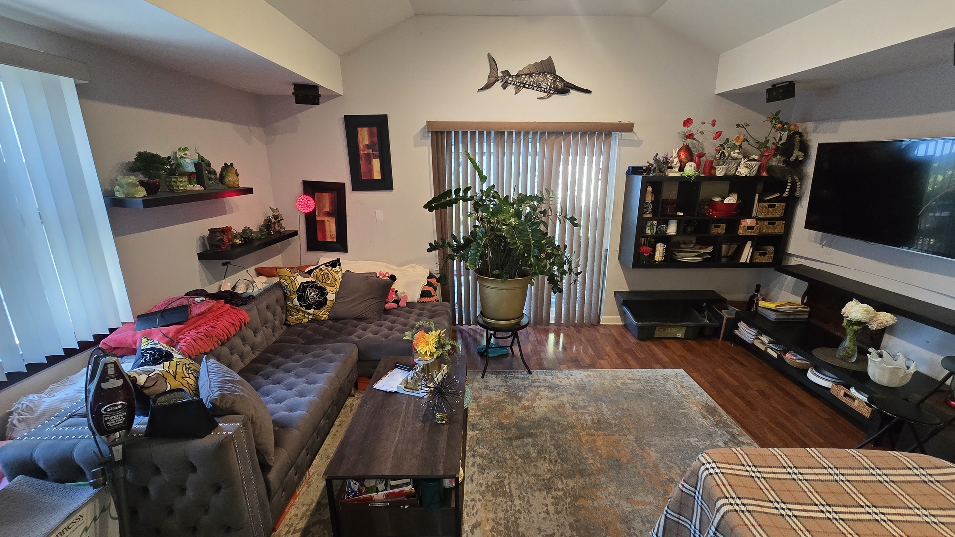 8751 S Sacramento Avenue Property Photo 19