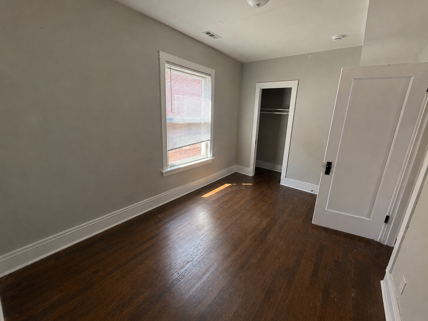 7638 S Carpenter Street Property Photo 7